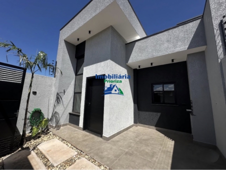 CASA COM FÁCIL ACESSO AO CENTRO PELA...